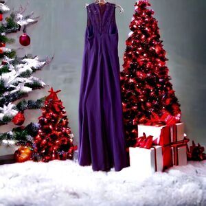 J S Collection Lace Gown Size Small